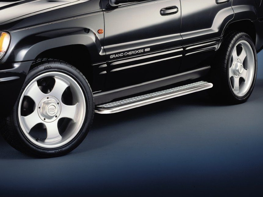 Chrysler Grand Cherokee (1999-2005) | long wheelbase: COBRA Side Running Boards