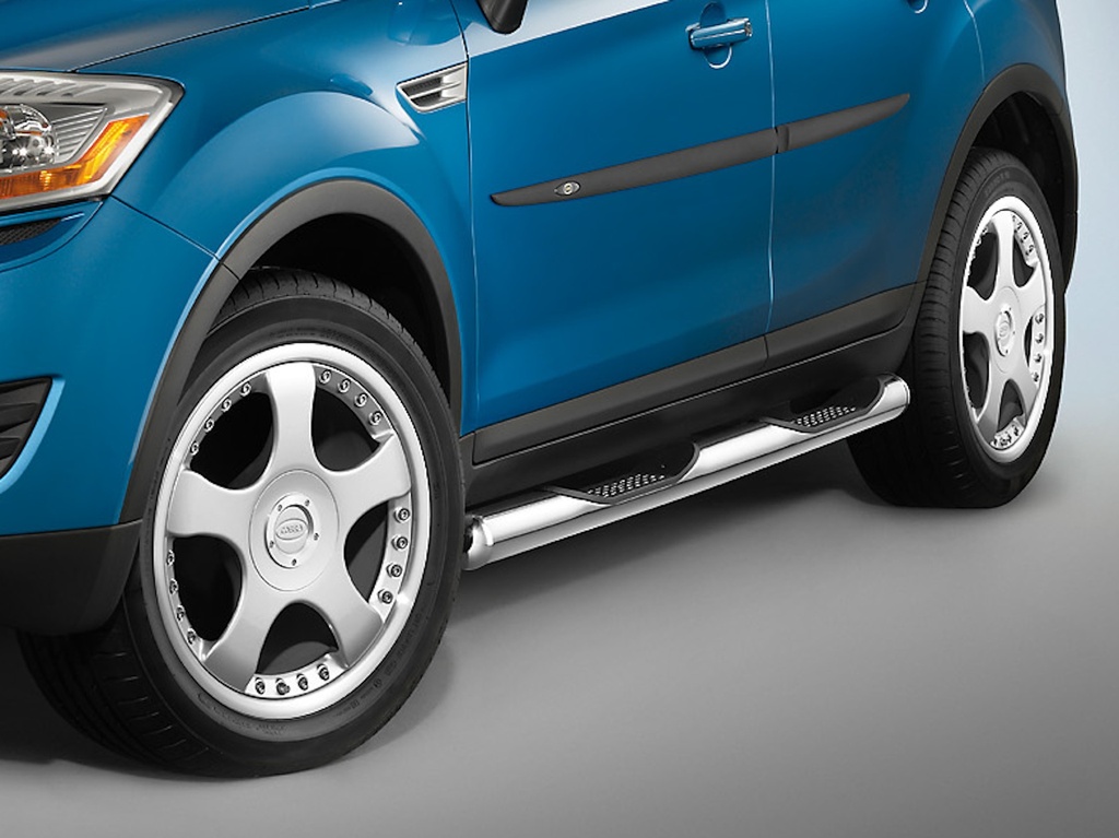 Ford Kuga Bj. 08-13: COBRA Chrom-Seitenschutzrohre mit Trittstufen