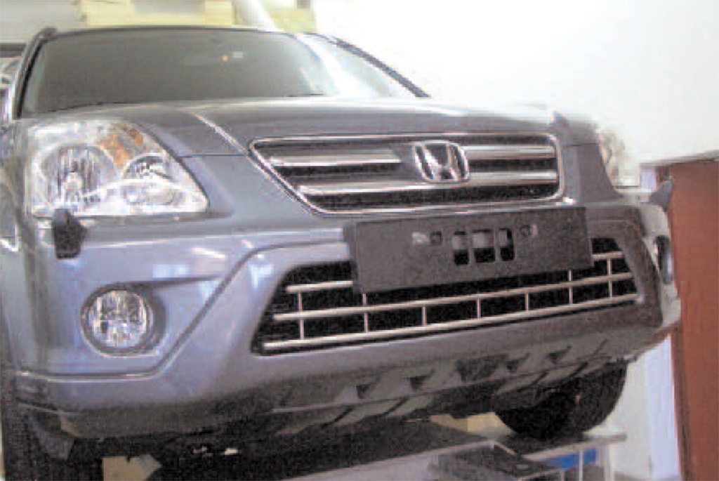 Hon CR-V M / C Bj. 05-07: COBRA Chrom-Stoßstangengrill