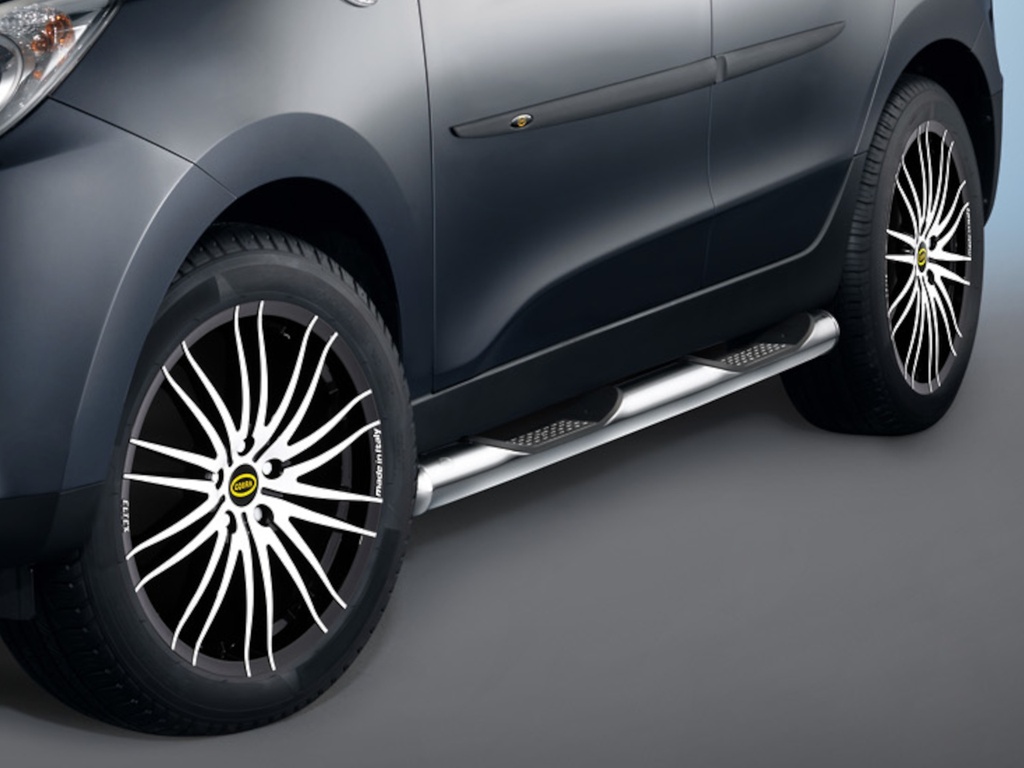 Hyundai ix35 Bj. 10-15: COBRA Chrom-Seitenschutzrohre mit Trittstufen