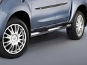 Isuzu D-Max Bj. 03-12 | Doppelkabine: COBRA Chrom-Seitenschutzrohre mit Trittstufen