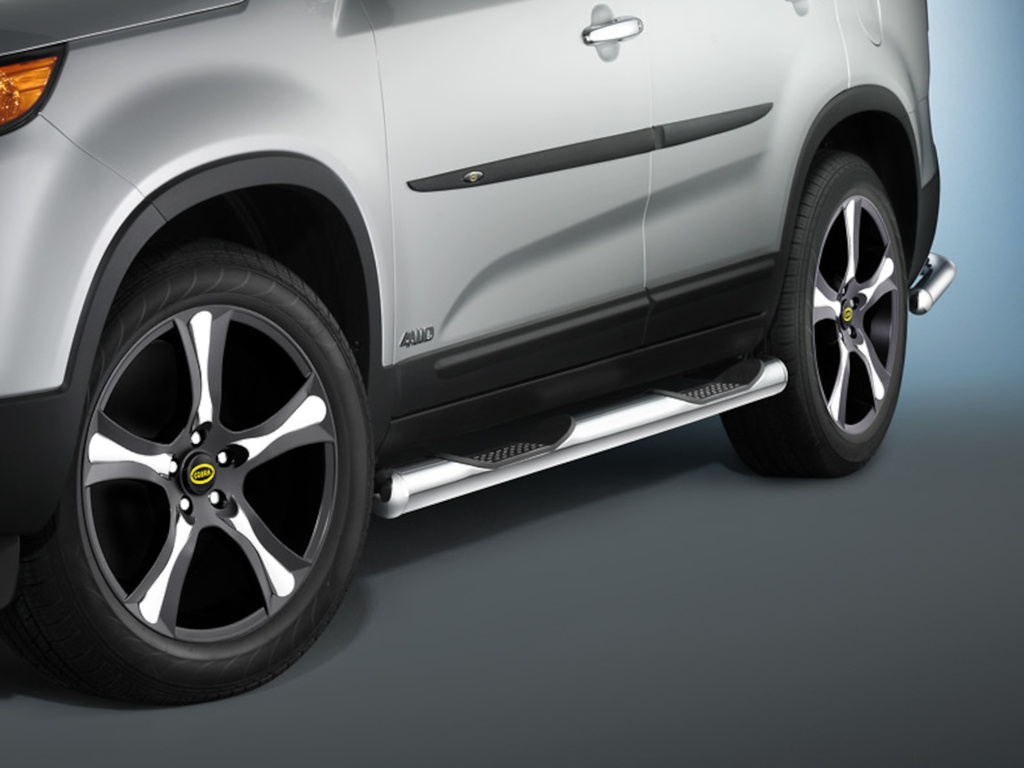 Kia Sorento Bj. 10-13: COBRA Chrom-Seitenschutzrohre mit Trittstufen