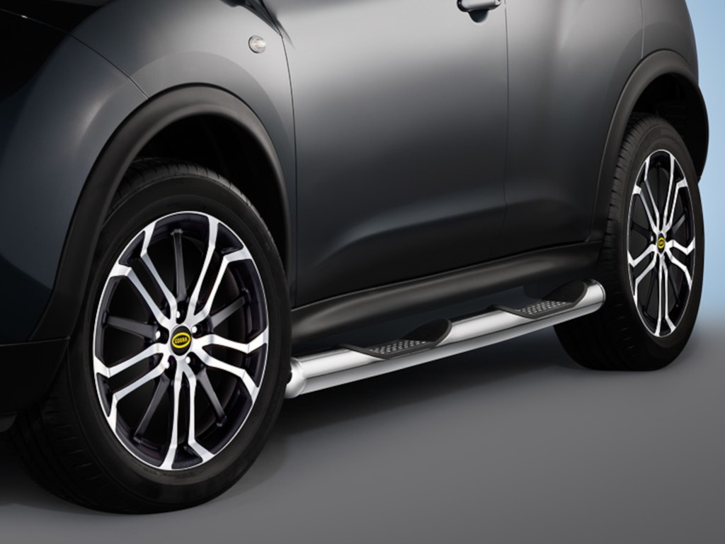 Nissan Juke 2WD Bj. 10-19: COBRA Seitenschutzrohre mit Trittstufen
