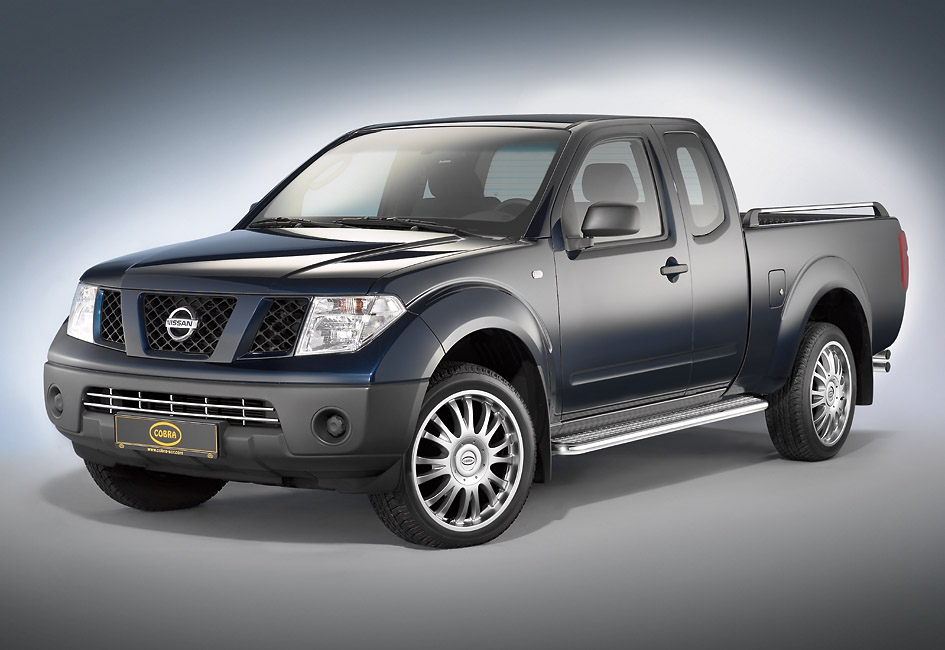 Nissan Navara 2005–2010: COBRA Chrome Bumper Grille