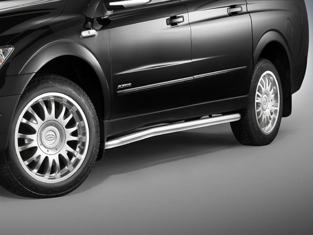 SsangYong Actyon Sports from 2006: COBRA Chrome Side Protection Bars