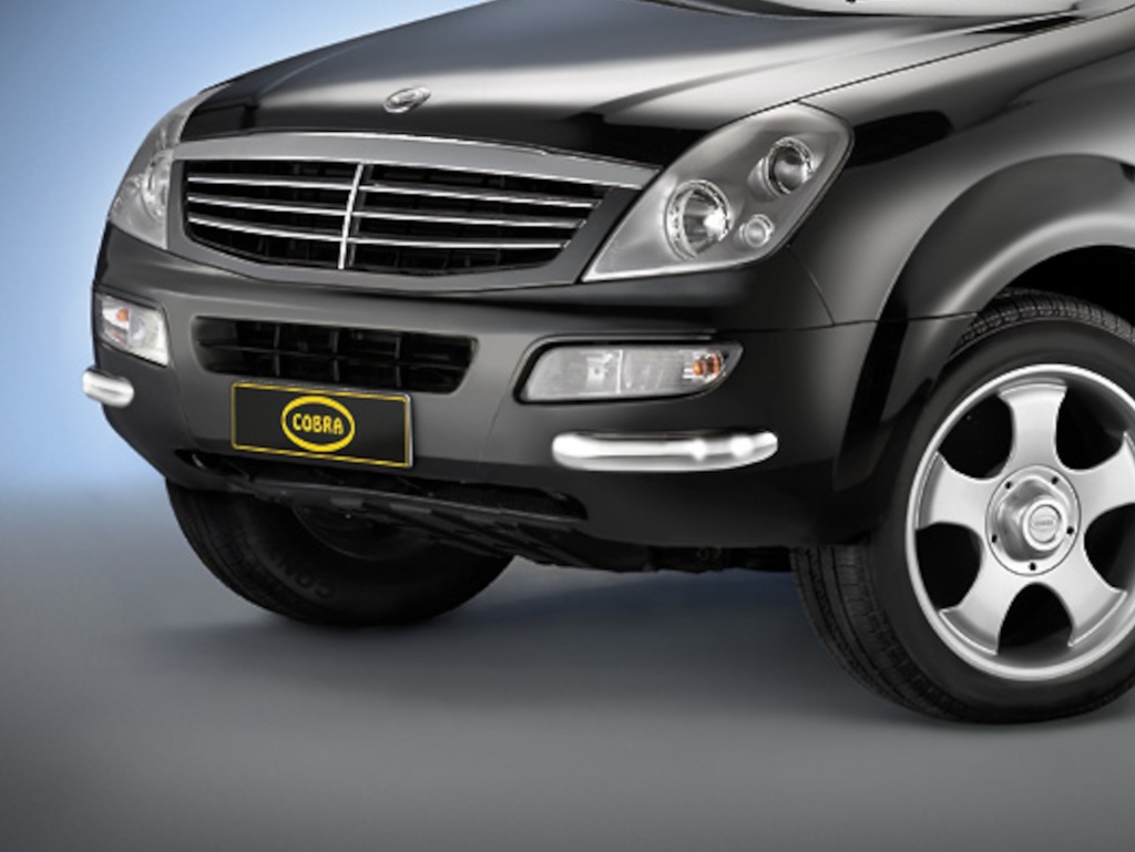 Ssangyong Rexton г.в. 02-06: передние угловые элементы из труб COBRA CityProtecion