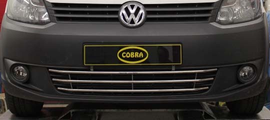VW Touran & Caddy (Comfortline) Bj. 10-15: COBRA Chrom-Stoßstangengrill