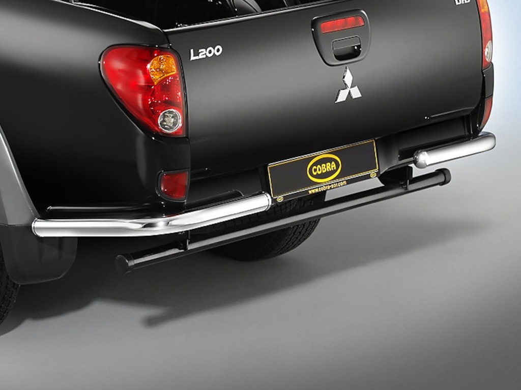 [MIT3087] Mitsubishi L200 2006–2015 | Club Cab: COBRA Chrome Rear Corner Bars