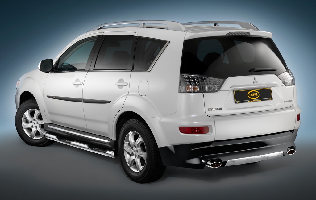 [MIT1298] Mitsubishi Outlander 2007–2012: COBRA Rear Apron