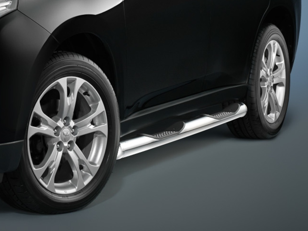[MIT1457] Mitsubishi Outlander 2012–2021: COBRA Chrome Side Protection Bars with Steps