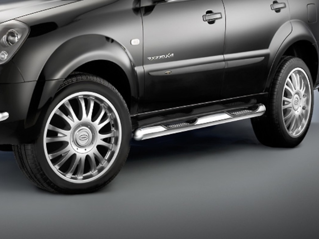 [SSA1211] Ssangyong Rexton Bj. 13-17: COBRA Chrom-Seitenschutzrohre mit Trittfläche